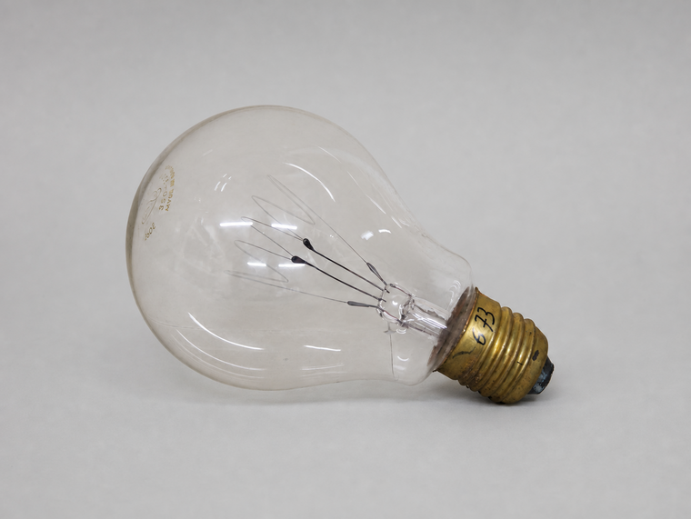 Kohlefaden-Glühlampe E27