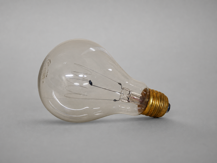 Kohlefaden-Glühlampe E 27