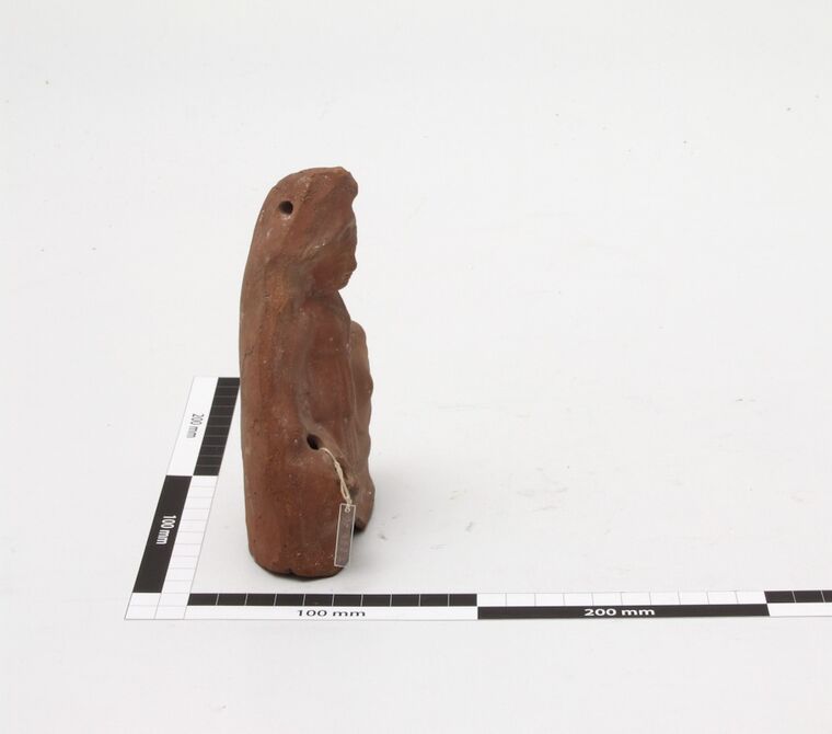 Öllampe in Form einer Figur aus Ton