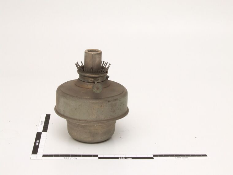 Petroleumlampe ohne Glas und Fuß
