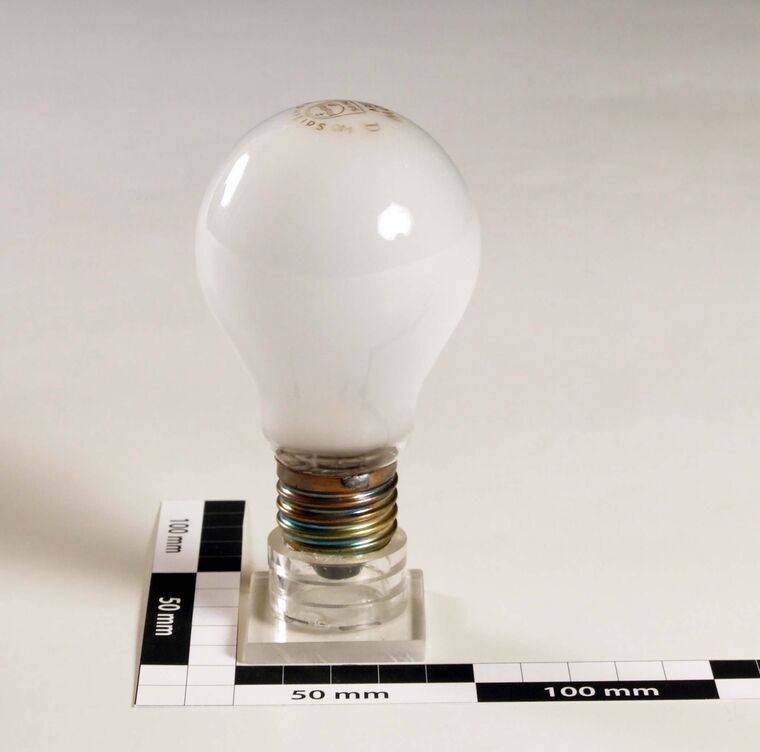 Glühlampe 100W 235V, birnenförmig