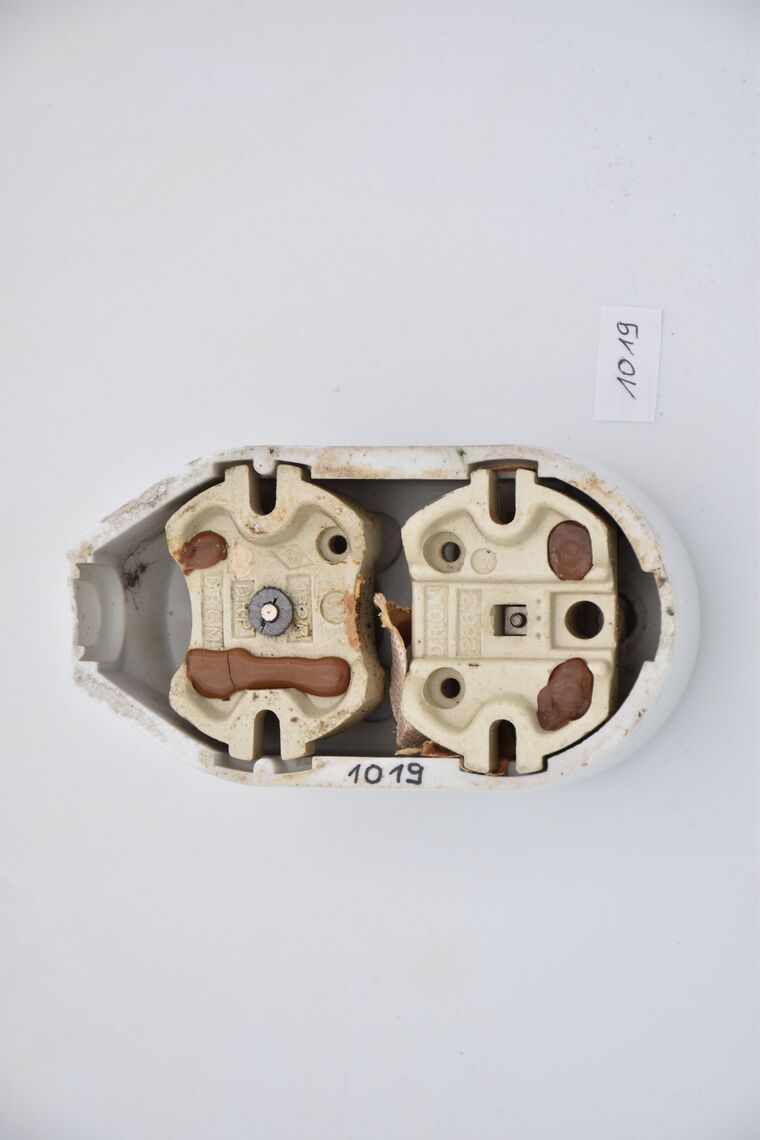 Elektroschalter aus Keramik