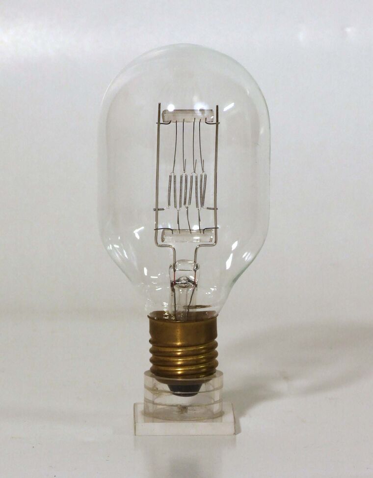 Glühlampe mit E27 Sockel