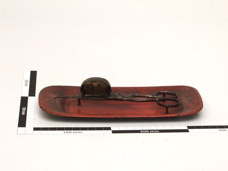 Kerzenschere mit Tablett