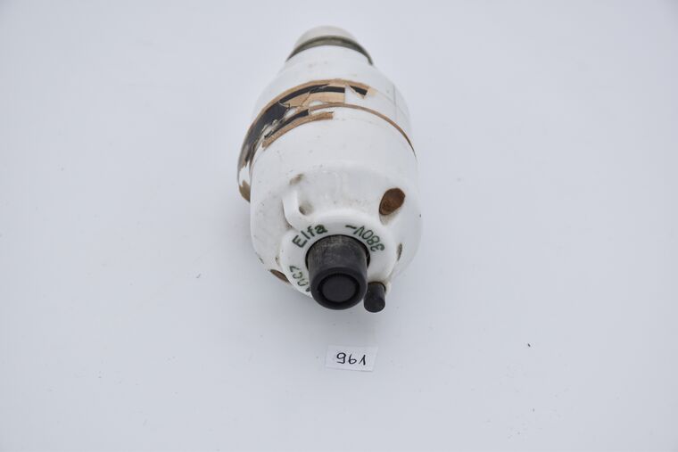 Lampenfassung E27 aus Keramik und Messing
