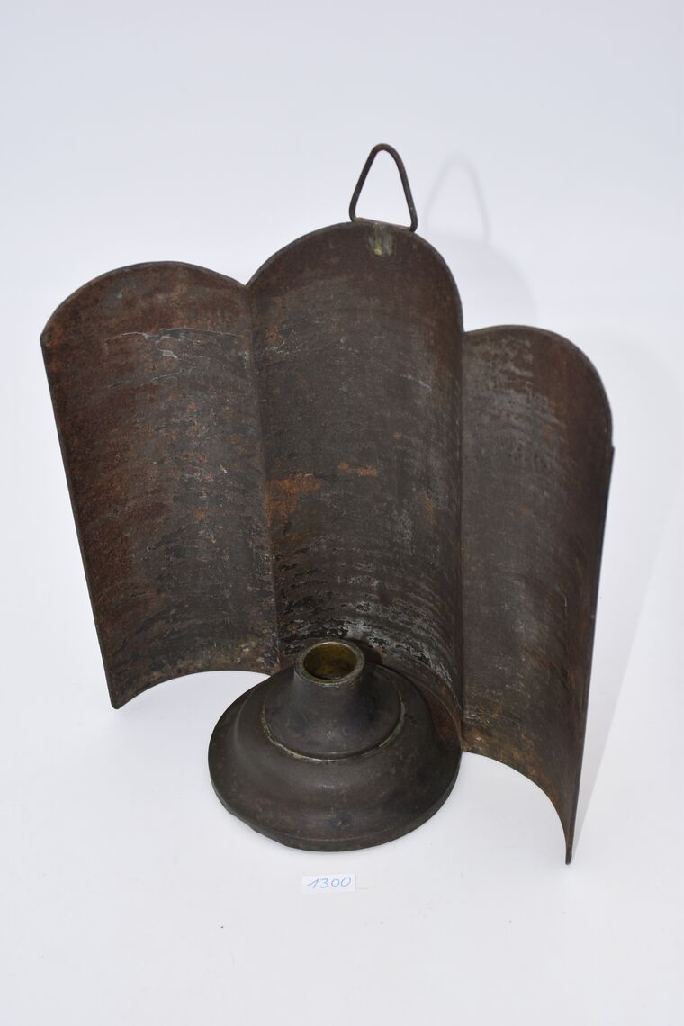 Metallischer Reflektor mit Fuß und Handgriff