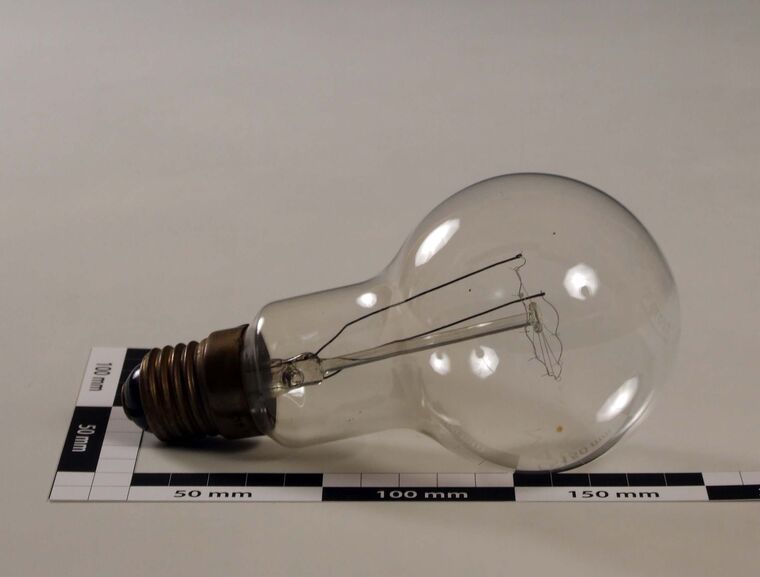 Glühlampe 220V 100W