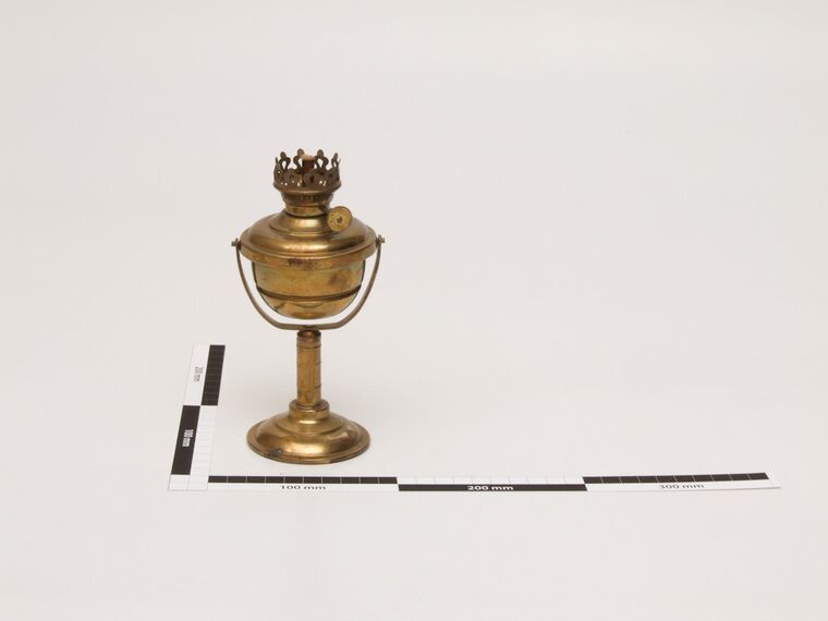 Petroleumlampe aus Messing