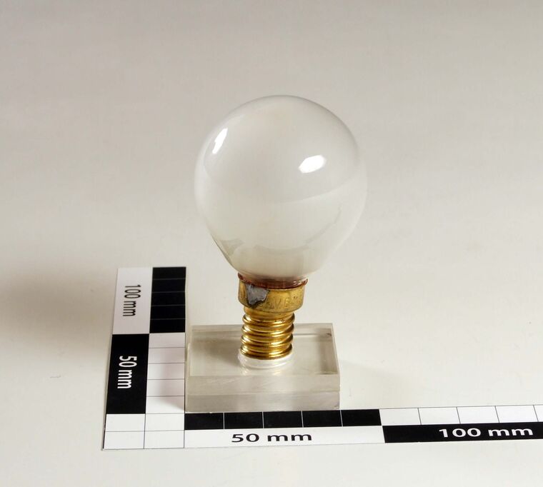 Glühlampe 60W 225-235V E14