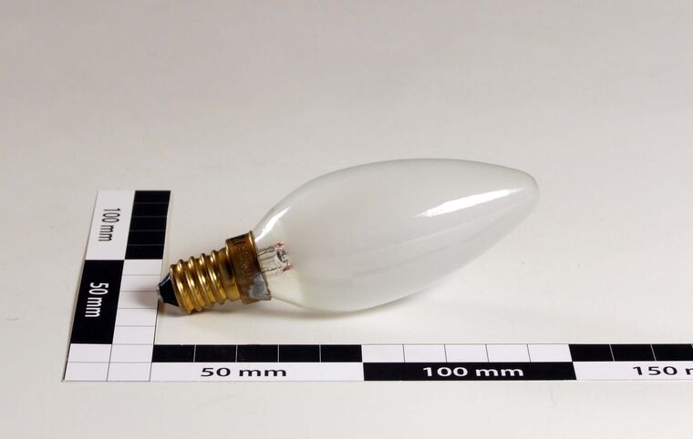 Glühlampe, kerzenförmig, 25W, 235V