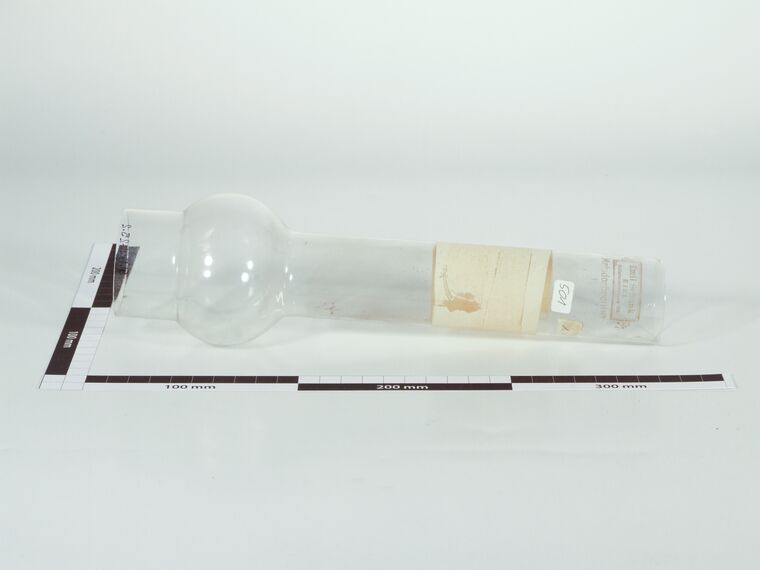 Glaslampenschirm mit Petroleumzylinder