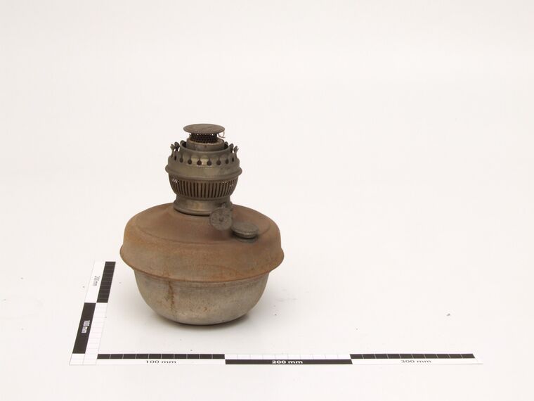 Petroleumlampe ohne Glas und Fuß