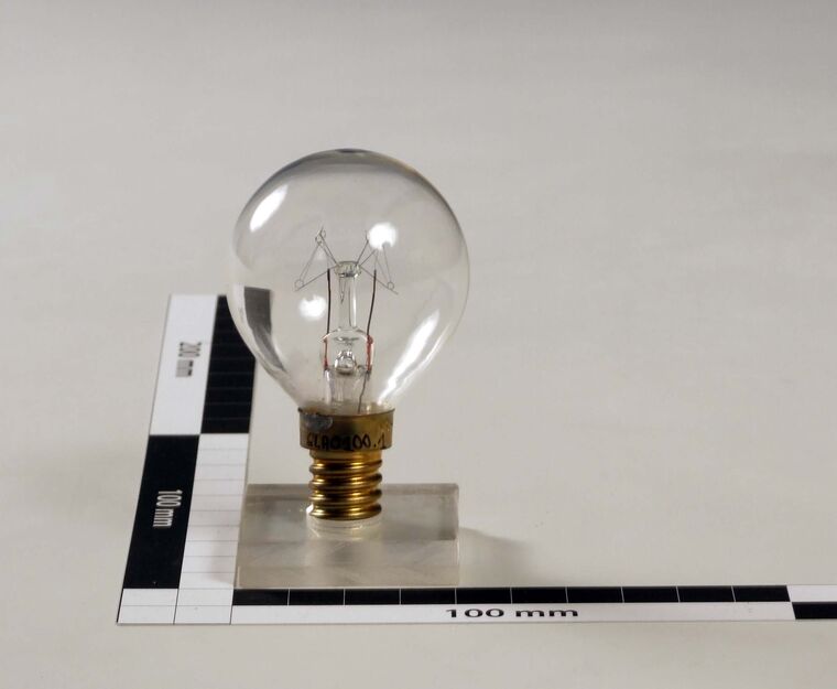 Glühlampe 15W / 235V