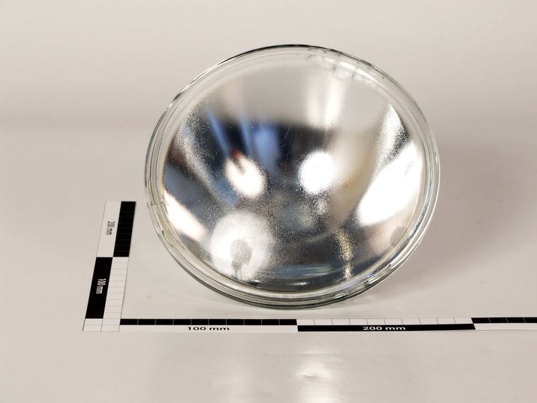 Spotlampe mit Keramik-Stecksockel