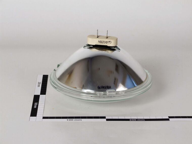 Spotlampe mit Keramik-Stecksockel