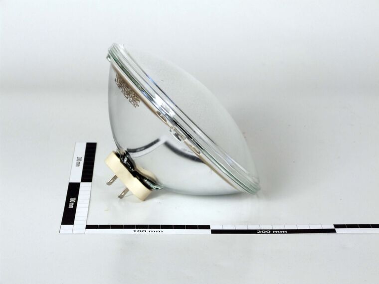 Spotlampe mit Keramik-Stecksockel