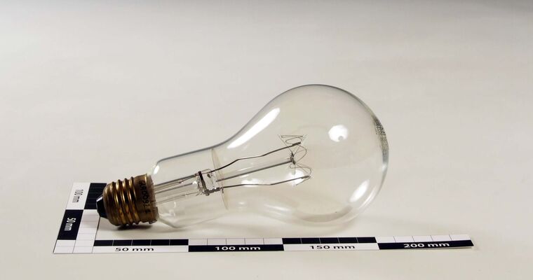 Glühlampe 220 Volt 200 Watt