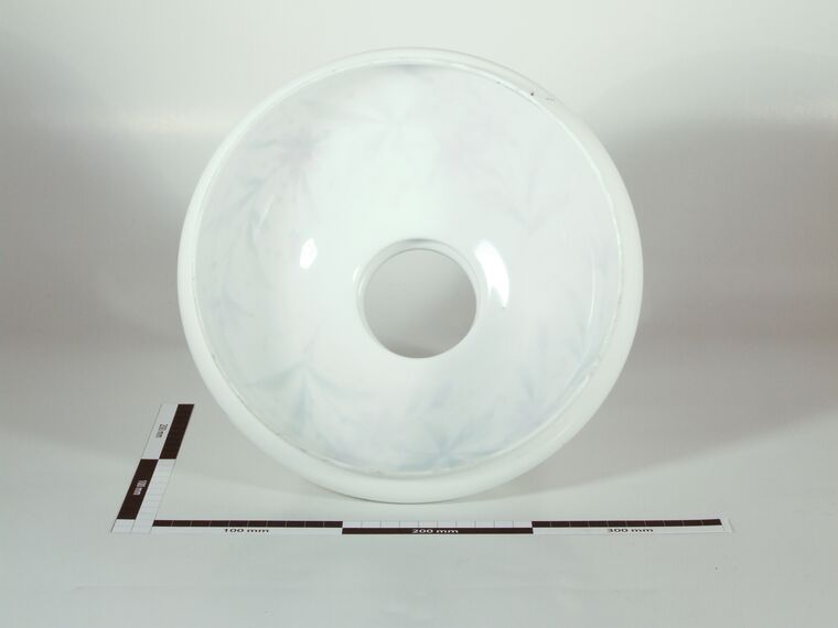 Glaslampenschirm mit Blumenmuster