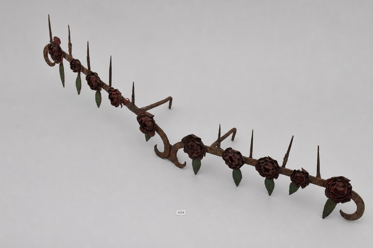 Kerzenhalter mit Rosenverzierung