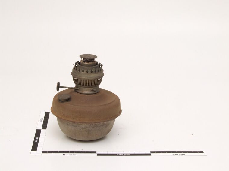 Petroleumlampe ohne Glas und Fuß