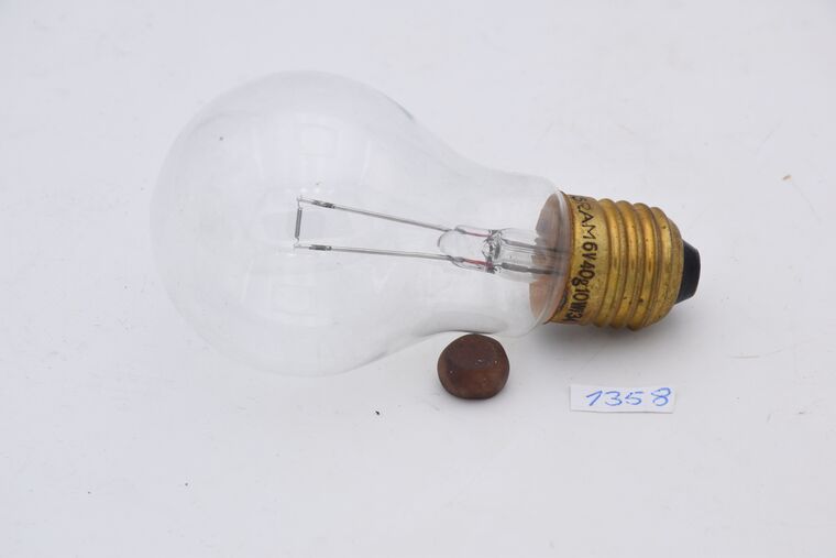 Glühlampe, klar, E27-Fassung