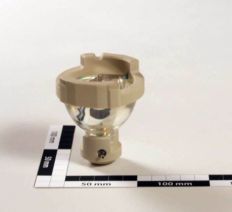 Halogen-Metalldampflampe mit Kaltlichtreflektor