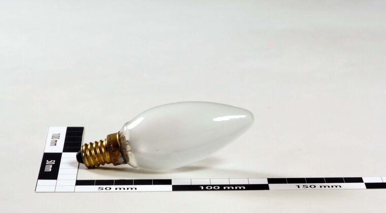 Glühlampe 25W / 235V, kerzenförmig