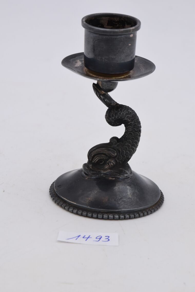 Kerzenhalter mit Delfindekor