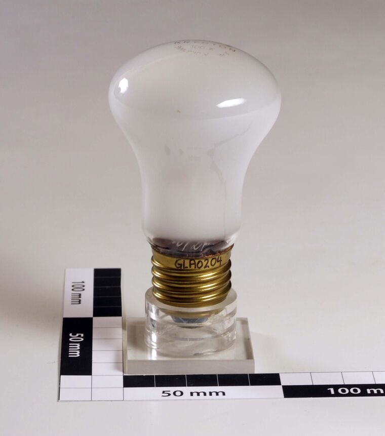 Glühlampe 220 Volt 100 Watt