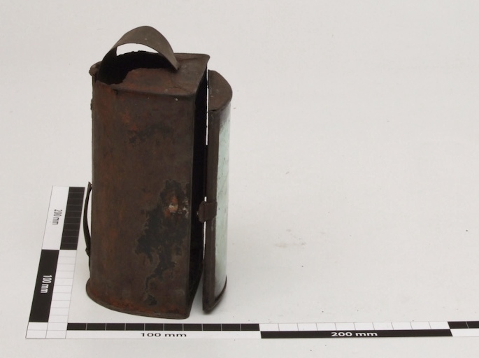 Kerzenlaterne aus Metall mit Glastür