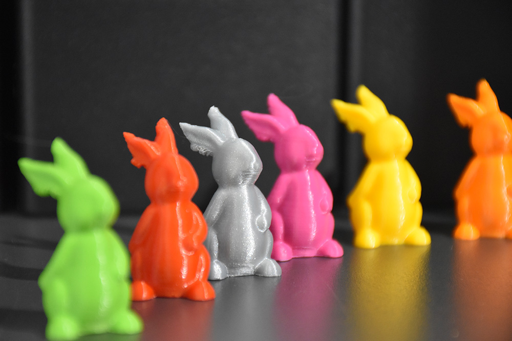 Bunte Kaninchen als Motiv der Farbschnitzeljagd